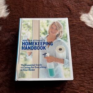 Martha Stewart's Homekeeping Handbook (Hardcover)